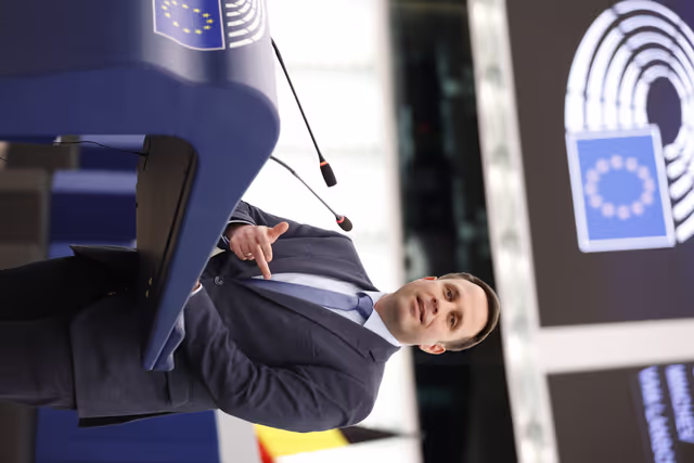 Φωτογραφία 24: EP Plenary session - Need to ensure democratic pluralism, strengthen integrity, transparency and anti-corruption policies in the EU