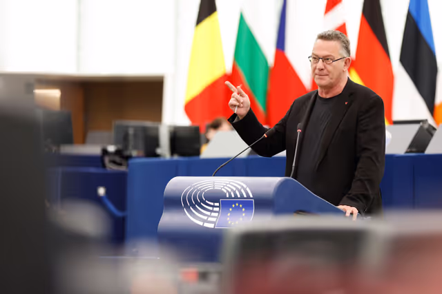 Φωτογραφία 17: EP Plenary session - Need to ensure democratic pluralism, strengthen integrity, transparency and anti-corruption policies in the EU