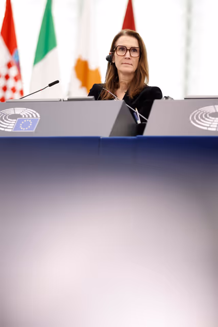 Φωτογραφία 11: EP Plenary session - Need to ensure democratic pluralism, strengthen integrity, transparency and anti-corruption policies in the EU