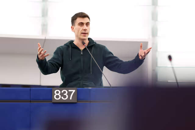 Φωτογραφία 1: EP Plenary session - Need to ensure democratic pluralism, strengthen integrity, transparency and anti-corruption policies in the EU