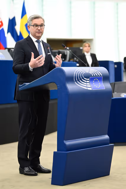 Foto 45: EP Plenary session - Presentation of the New European Internal Security Strategy