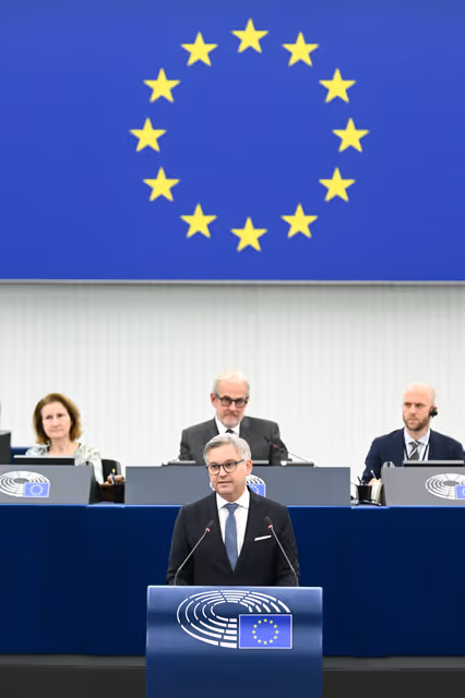 Foto 41: EP Plenary session - Presentation of the New European Internal Security Strategy