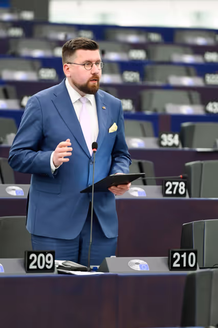 Снимка 9: EP Plenary session - Crackdown on democracy in Türkiye and the arrest of Ekrem İmamoğlu