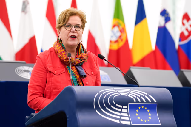 Foto 45: EP Plenary session - Social Europe: making life affordable, protecting jobs, wages and health for all