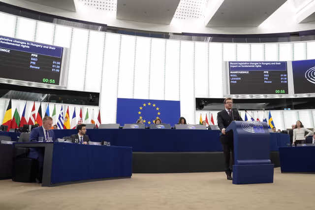 Fotografi 27: EP Plenary session - Recent legislative changes in Hungary and their impact on fundamental rights