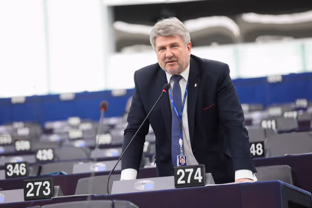 Fotografie 24: EP Plenary session - The importance of trans-European transport infrastructure in times of stalling economic growth and major threats to Europe’s security