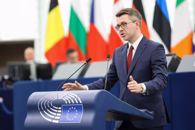 Fotografie 10: EP Plenary session - The importance of trans-European transport infrastructure in times of stalling economic growth and major threats to Europe’s security
