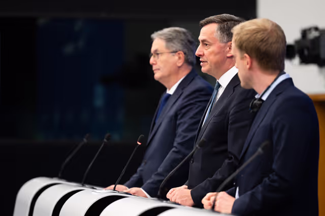 Zdjęcie 11: Press conference on Parliament's annual CFSP and CSDP reports