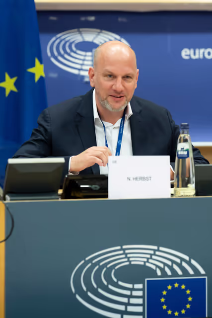 Foto 28: CONT ECON - ECA Special Report 9/2025: Systems for ensuring compliance of RRF spending with public procurement and state aid rules