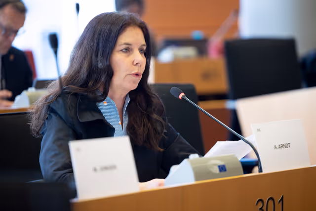 Fotografie 4: ENVI - Exchange of views with Jessika Roswall, Commissioner responsible for Environment, Water Resilience and a Competitive Circular Economy, as part of the structured dialogue