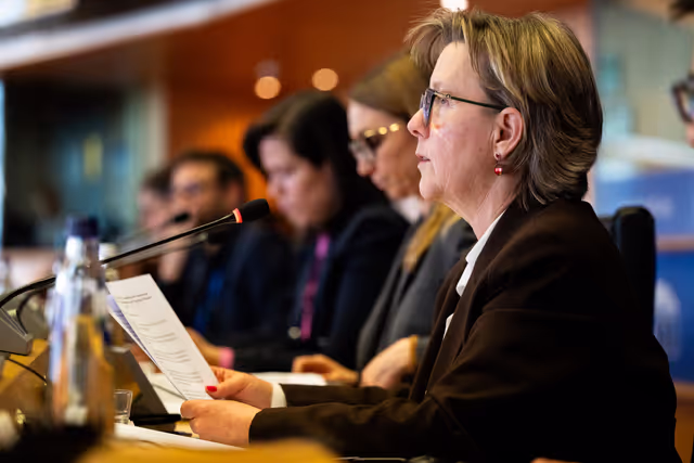 Foto 14: ECON ENVI - Exchange of views with Maria Luís Albuquerque, Commissioner for Financial Services and the Savings and Investments Union, on the draft Commission Delegated Regulation