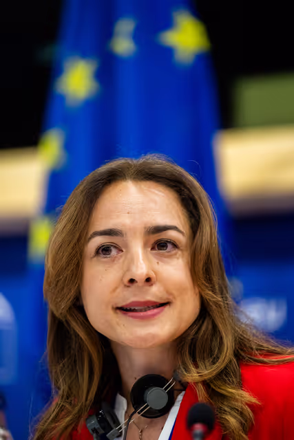 Φωτογραφία 25: TRAN - Exchange of views with Ms Oana Gherghinescu, the selected candidate to the role of the Executive Director of the European Union Agency for Railways (ERA)