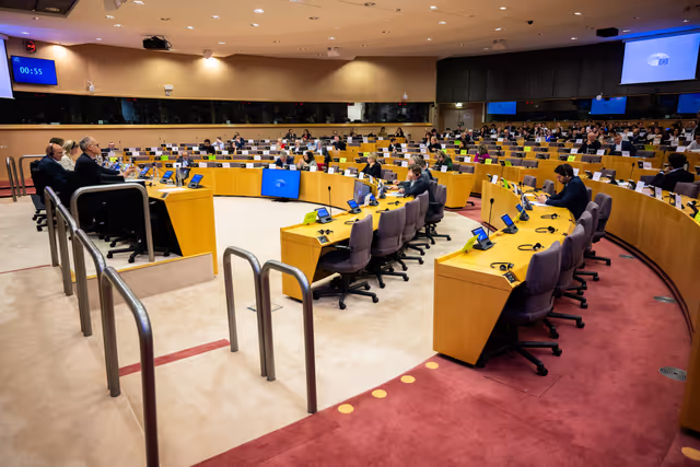 Φωτογραφία 14: TRAN - Exchange of views with Ms Oana Gherghinescu, the selected candidate to the role of the Executive Director of the European Union Agency for Railways (ERA)