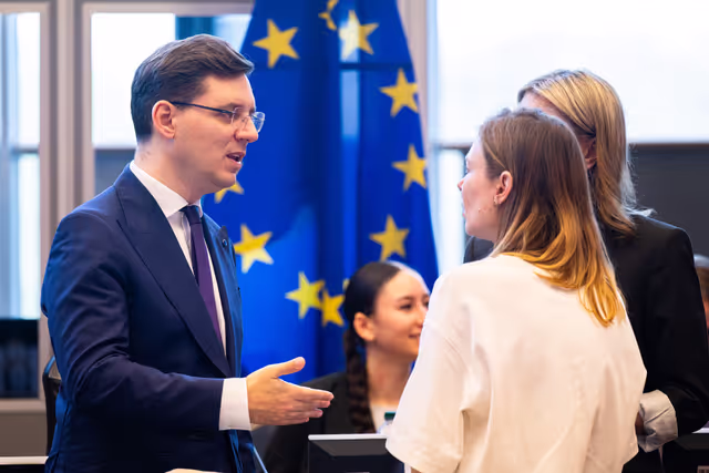 Fotografie 21: IMCO Trilogue on Safety of Toys