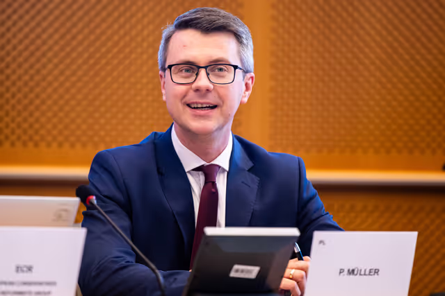 Fotografie 18: IMCO Trilogue on Safety of Toys