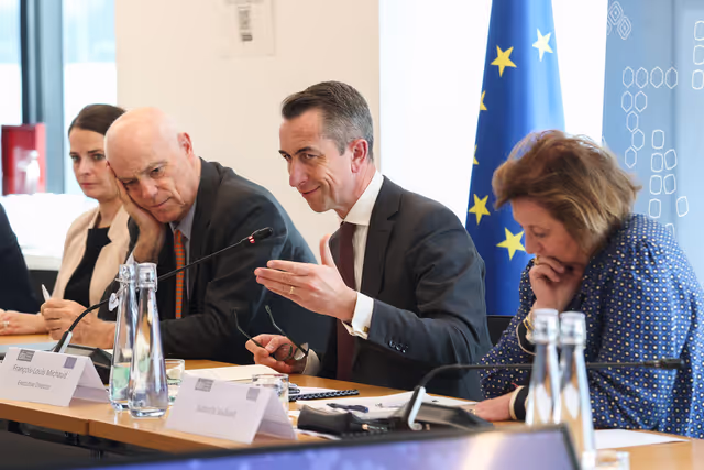 Fotografija 3: ECON delegation mission in Paris, France