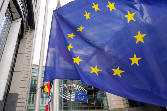 Fotografie 3: EU flag at half mast at the EP buidings in Brussels and Strasbourg for the death of Pope Francis.