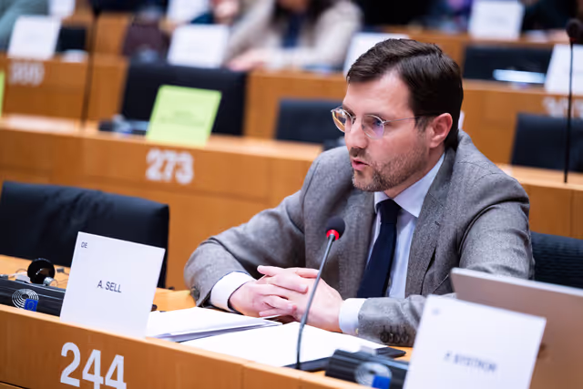 Foto 4: AFET D-ME joint meeting - Exchange of views with Filip Ivanović, Deputy Prime Minister of Montenegro for Foreign and European Affairs