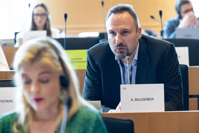 Photo 8 : IMCO Committee