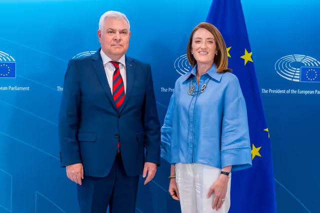 Roberta METSOLA, EP President meets with Angel TÎLVAR, Romanian Minister for Defence