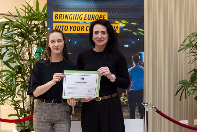 Foto 4: LUX Audience Award 2025 - Youth Seminar with European Parliament Ambassador School teachers and students