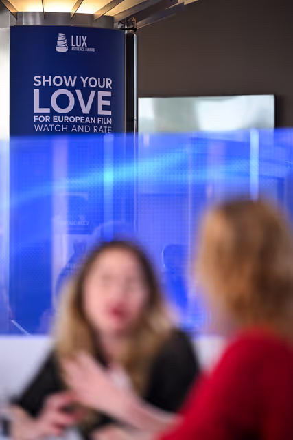Fotogrāfija 15: LUX Audience Award 2025 - Exchanges among film representatives by Euronews