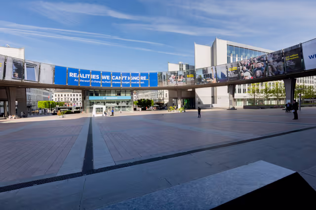 Outside view of the EP headquarters in Brussels - Change of Skywalk – EU long-term budget campaign