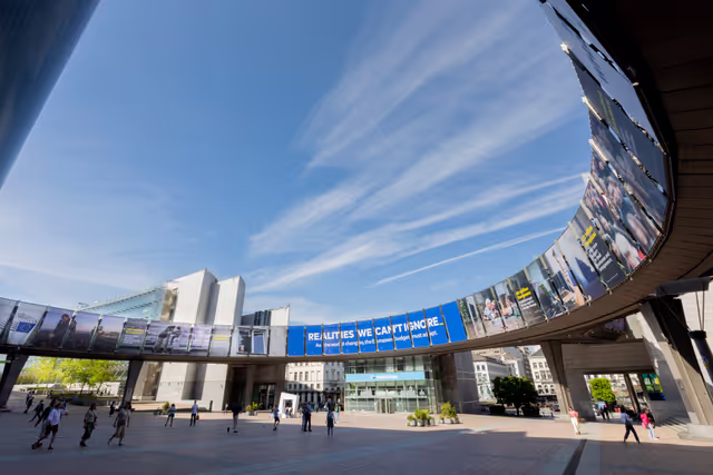 Outside view of the EP headquarters in Brussels - Change of Skywalk – EU long-term budget campaign