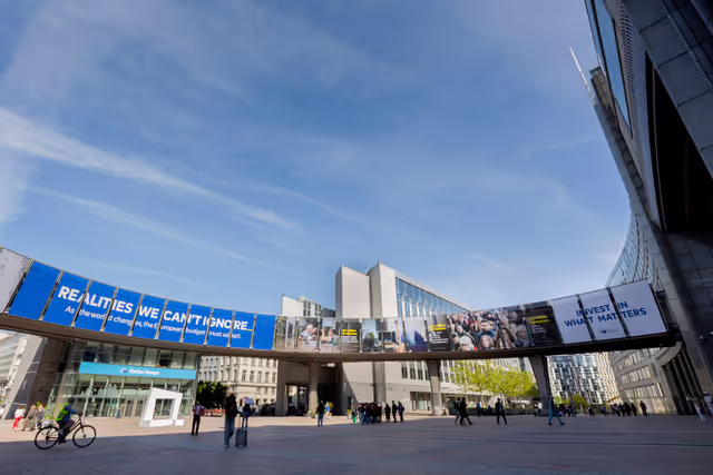 Outside view of the EP headquarters in Brussels - Change of Skywalk – EU long-term budget campaign