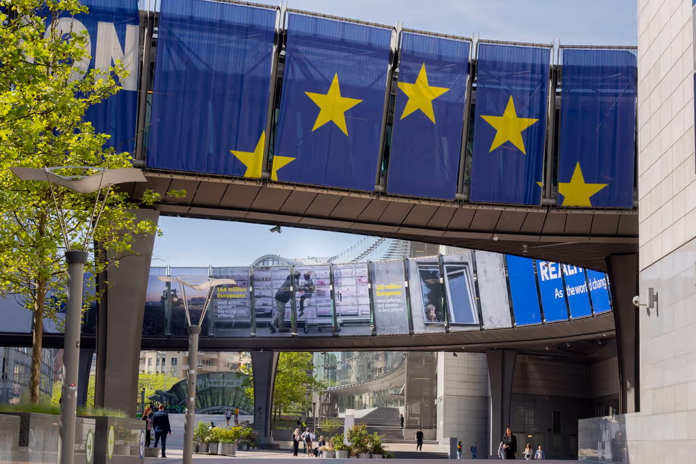 Outside view of the EP headquarters in Brussels - Change of Skywalk – EU long-term budget campaign