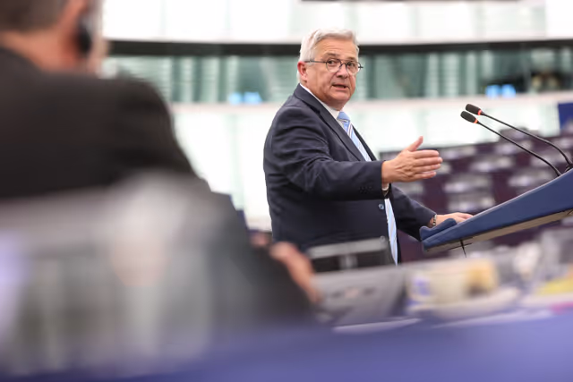 Fotagrafa 30: EP Plenary session - Preparation of EU-UK summit