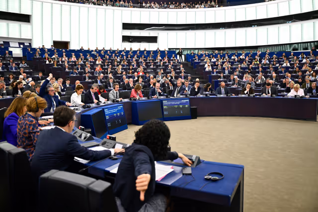 Foto 10: EP Plenary session - Voting session
