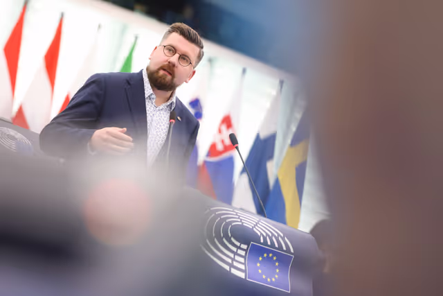 Fotografie 24: EP Plenary session - A revamped long-term budget for the Union in a changing world