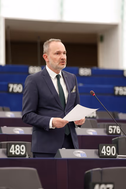 Photo 7: EP Plenary session - European Water Resilience Strategy