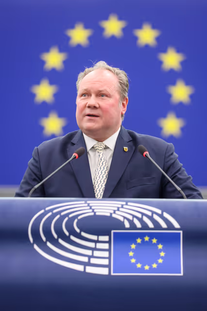 Снимка 1: EP Plenary session - CO2 emission performance standards for new passenger cars and new light commercial vehicles for 2025 to 2027