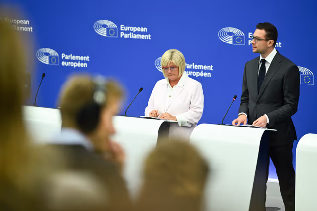 Foto 10: Press briefing Patriots for Europe