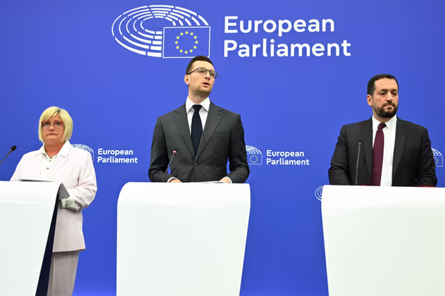 Foto 9: Press briefing Patriots for Europe