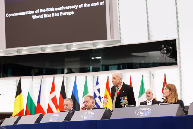 Снимка 41: EP Plenary session - Commemoration 80th anniversary end of World War II in Europe