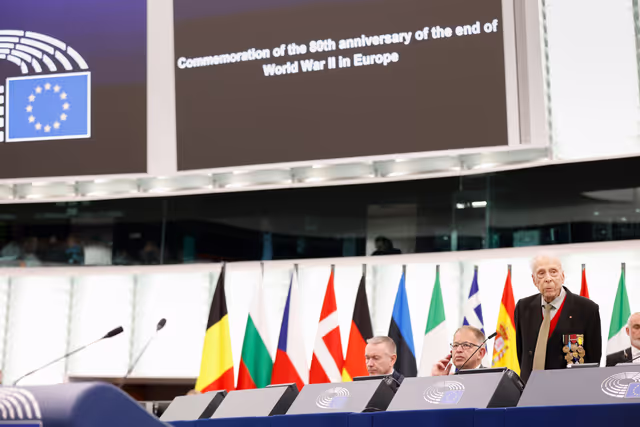 Снимка 40: EP Plenary session - Commemoration 80th anniversary end of World War II in Europe