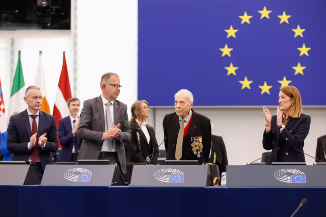 Снимка 38: EP Plenary session - Commemoration 80th anniversary end of World War II in Europe