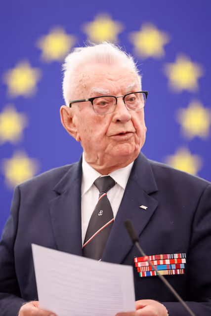 Снимка 22: EP Plenary session - Commemoration 80th anniversary end of World War II in Europe