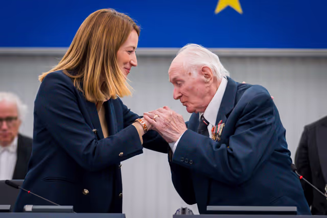 Photo 28: EP Plenary session - Commemoration 80th anniversary end of World War II in Europe