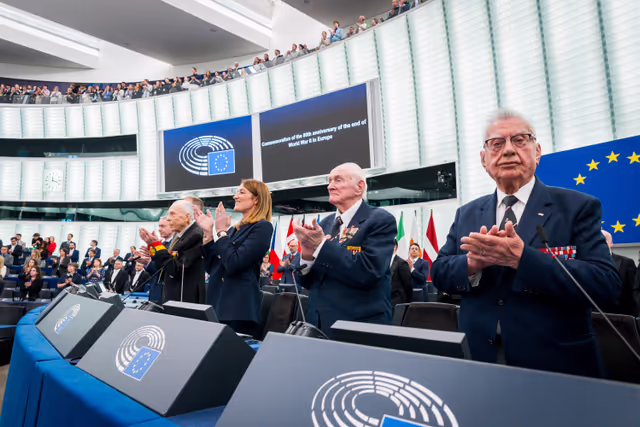 Photo 20: EP Plenary session - Commemoration 80th anniversary end of World War II in Europe