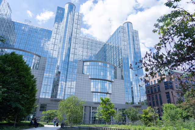 Fotografija 1: Outside view of the EP Headquarters in Brussels