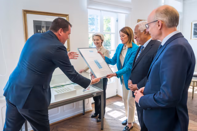Fotografija 13: Europe day - 75th Anniversary of the Schuman Declaration Luxembourg with Luc FRIEDEN, Luxembourgish Prime Minister, Roberta METSOLA, EP President, António COSTA, President of the European Council and Ursula von der LEYEN, President of the European Commission