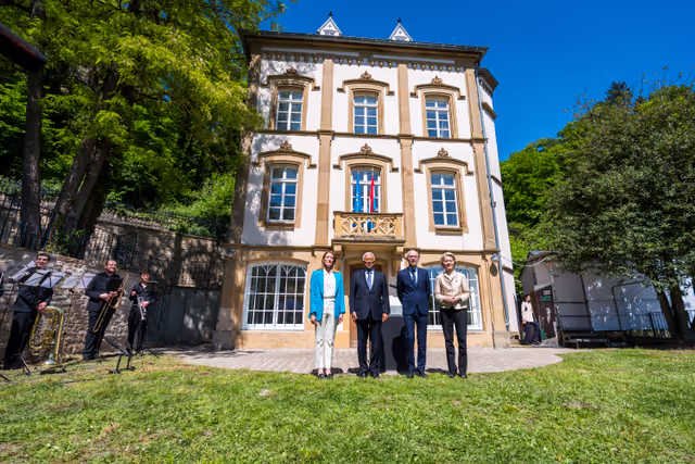 Fotografija 5: Europe day - 75th Anniversary of the Schuman Declaration Luxembourg with Luc FRIEDEN, Luxembourgish Prime Minister, Roberta METSOLA, EP President, António COSTA, President of the European Council and Ursula von der LEYEN, President of the European Commission