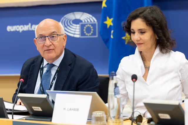 Photo 23: LIBE - Commission work programme for 2025 - exchange of views on the proposal to withdraw the Equal Treatment - Exchange of views with Hadja LAHBIB, Commissioner for Equality, Preparedness and Crisis Management