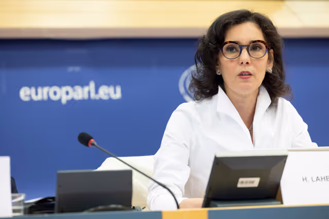 Photo 18: LIBE - Commission work programme for 2025 - exchange of views on the proposal to withdraw the Equal Treatment - Exchange of views with Hadja LAHBIB, Commissioner for Equality, Preparedness and Crisis Management