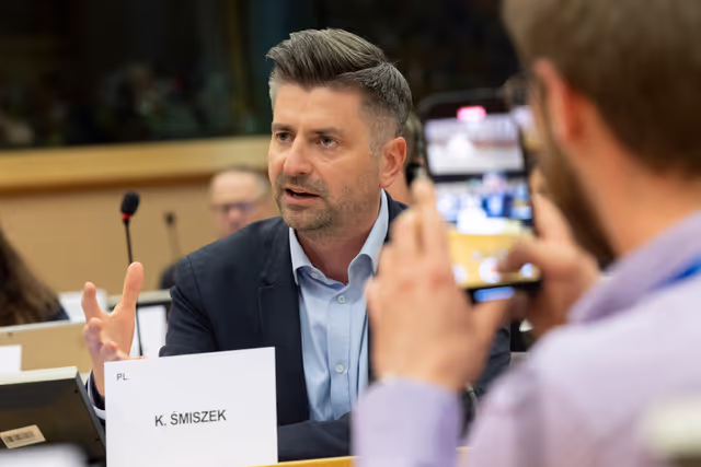 Photo 11: LIBE - Commission work programme for 2025 - exchange of views on the proposal to withdraw the Equal Treatment - Exchange of views with Hadja LAHBIB, Commissioner for Equality, Preparedness and Crisis Management