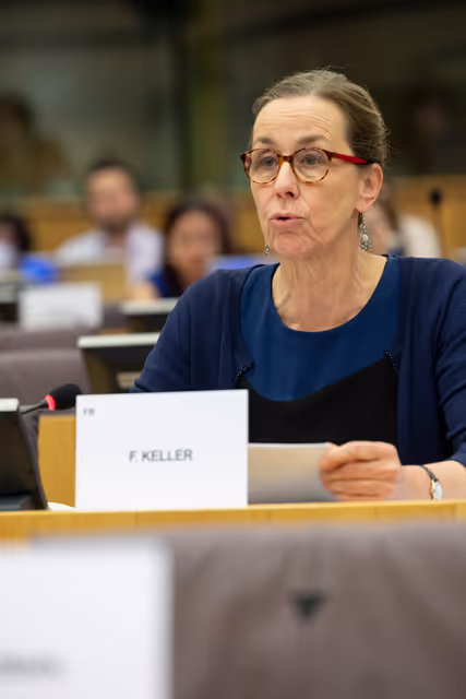 Photo 8: LIBE - Commission work programme for 2025 - exchange of views on the proposal to withdraw the Equal Treatment - Exchange of views with Hadja LAHBIB, Commissioner for Equality, Preparedness and Crisis Management